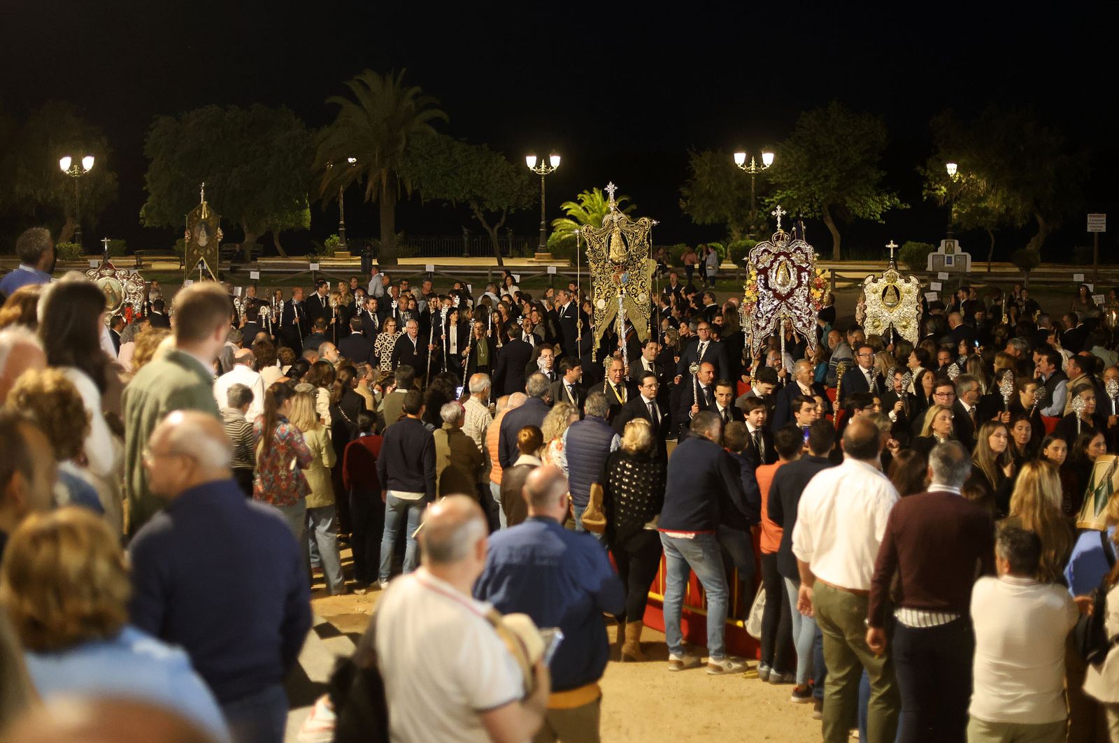 Imágenes del Rosario Jubilar Extraordinario de El Rocío 2025