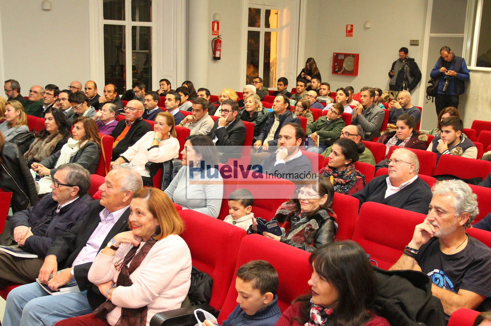 Imágenes de la presentación del libro de Juanma Garrido "No quiero verte llorar".
