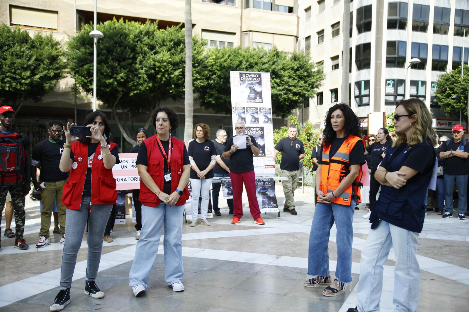 Imágenes de la campaña "Camino de Santiago" para celebrar el día de las personas sin hogar en Almería
