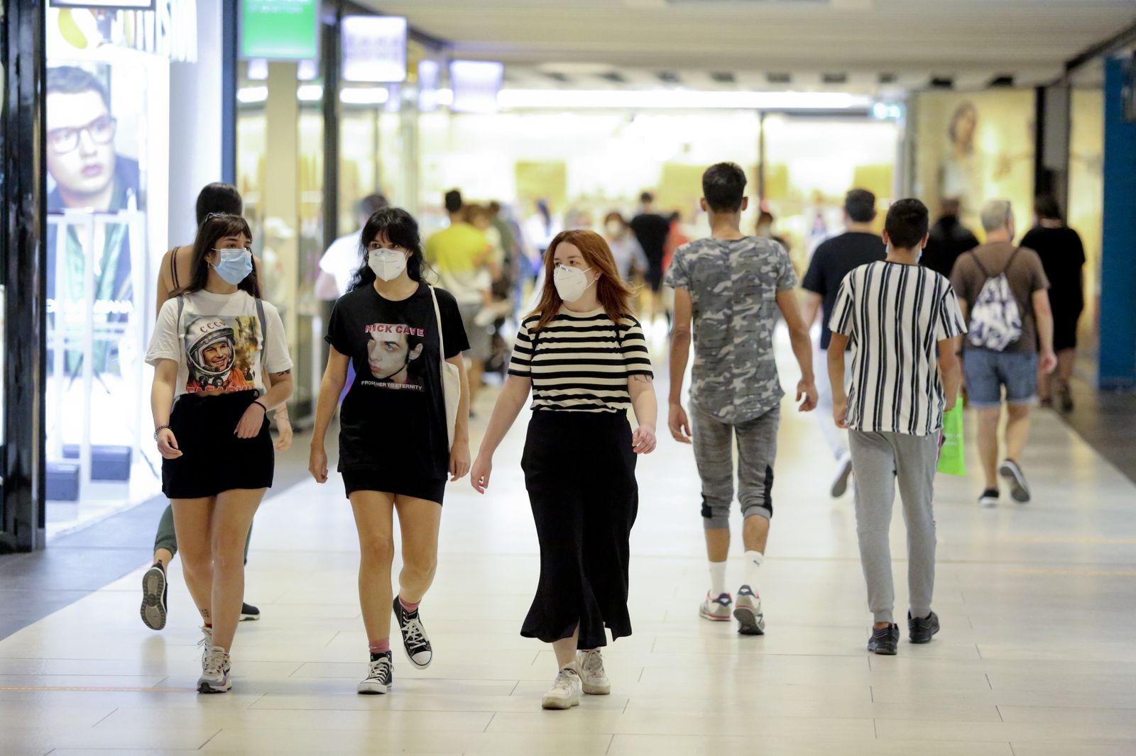 Las fotos de los centros comerciales de Málaga abiertos, en la fase 2 de la desescalada