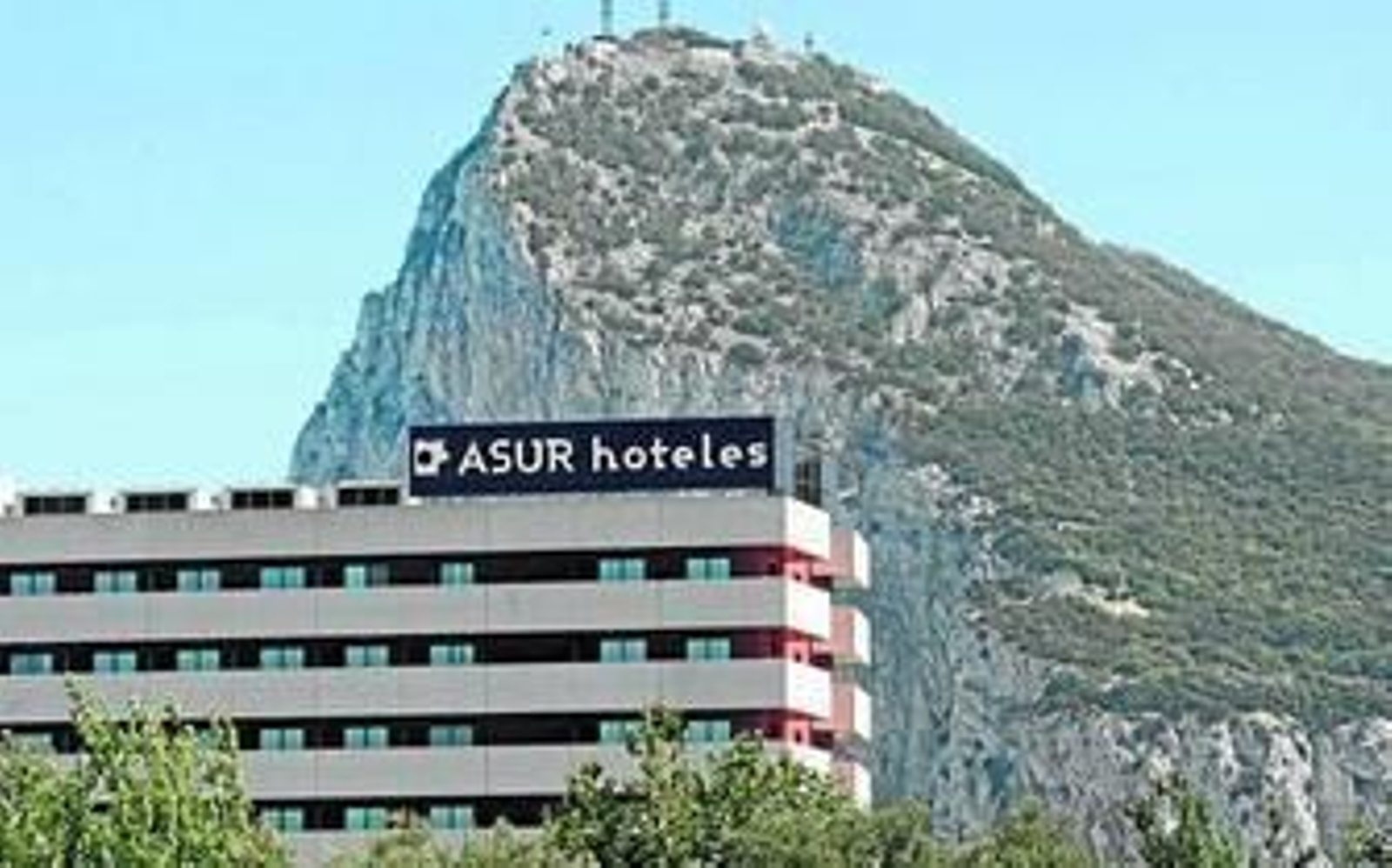 El hotel Asur de La Línea, en una imagen reciente.