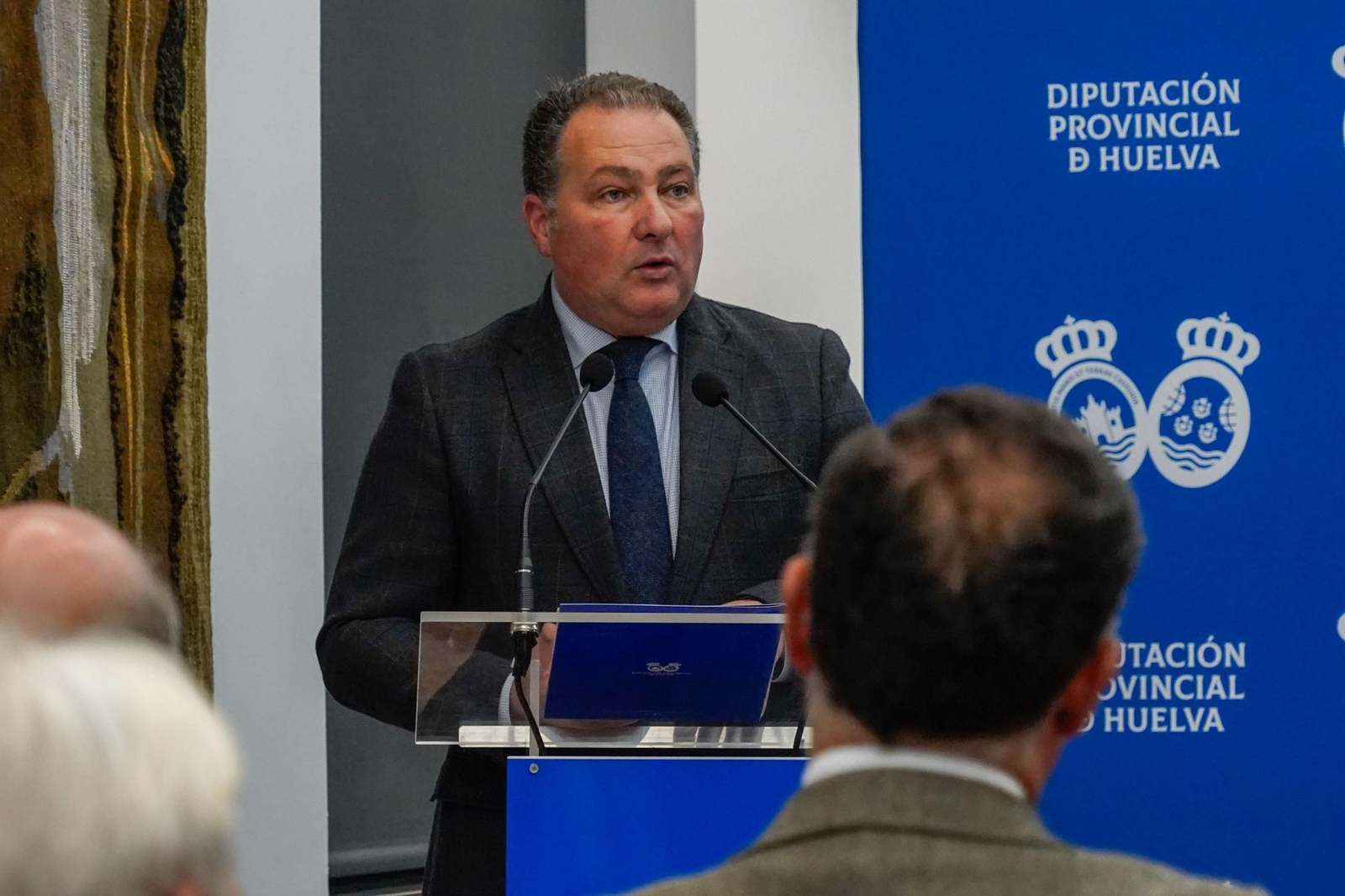 Imágenes de la presentación del libro 'Guerra en España' en Diputación