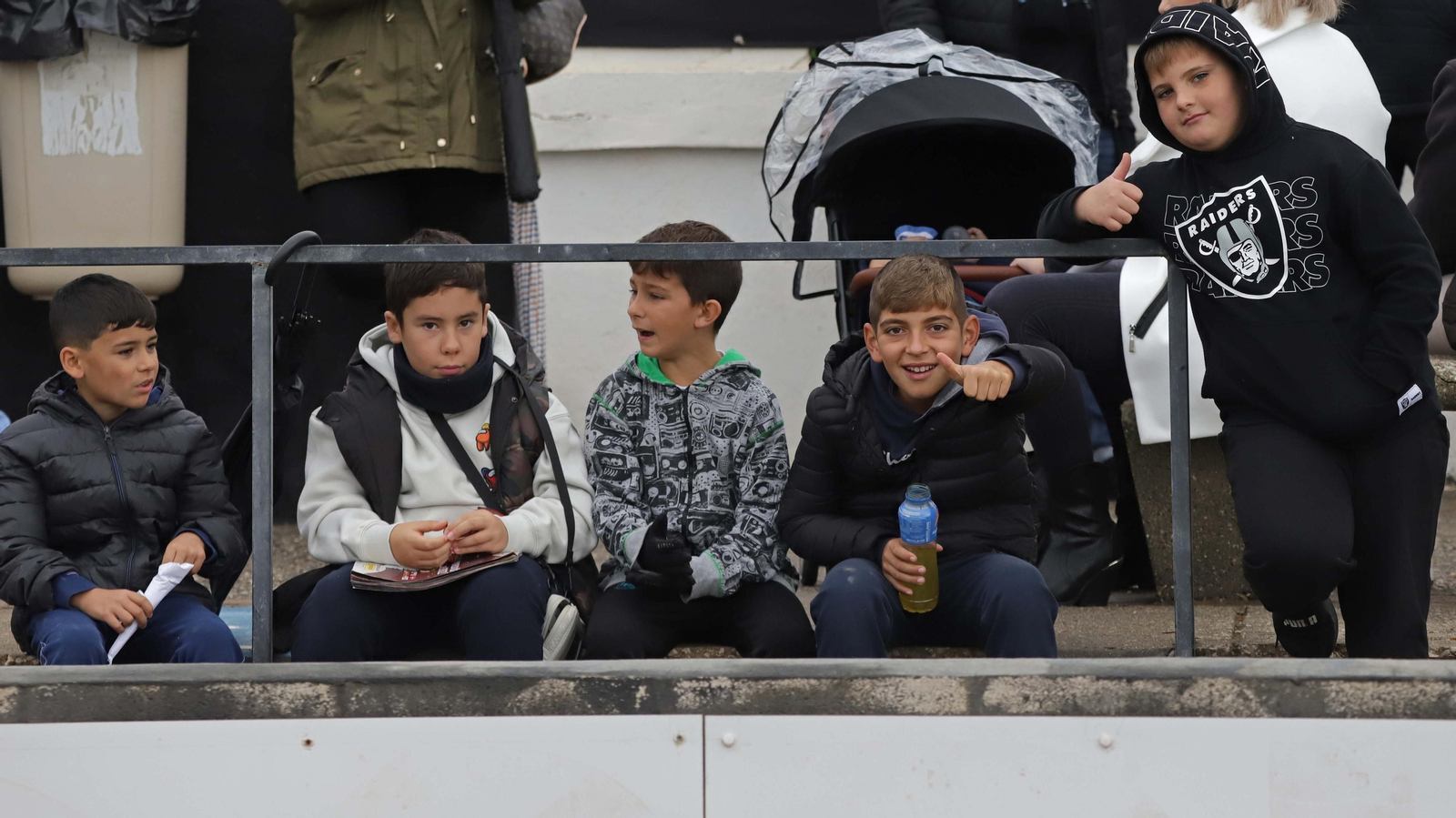 Fotos de la afición en el estadio municipal de La Línea
