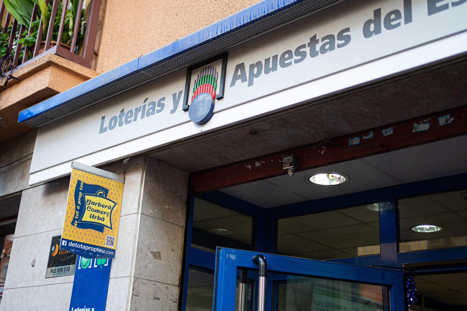 Celebraciones de los premiados con la Lotería de Navidad en España Celebraciones de los premiados con la Lotería de Navidad en España