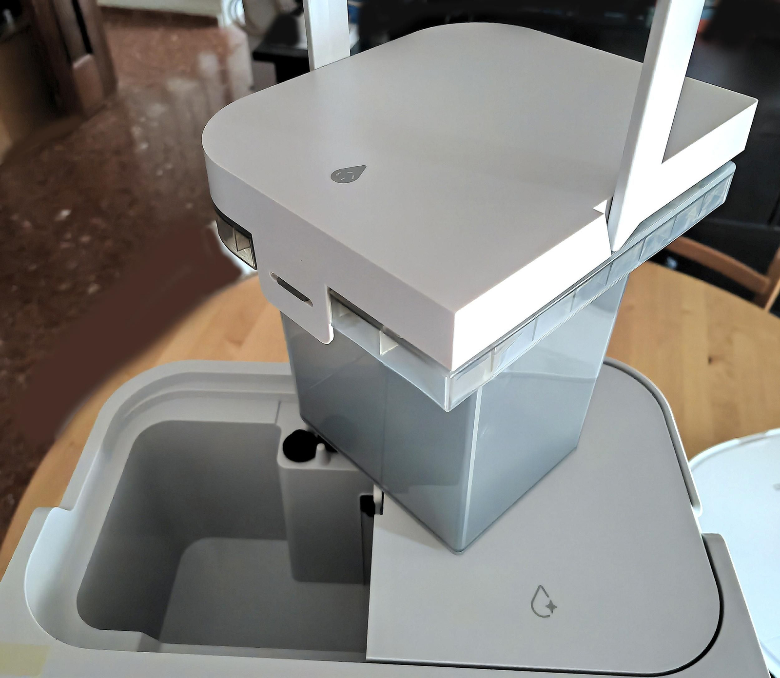 Robot aspirador Eureka J15 Max Ultra