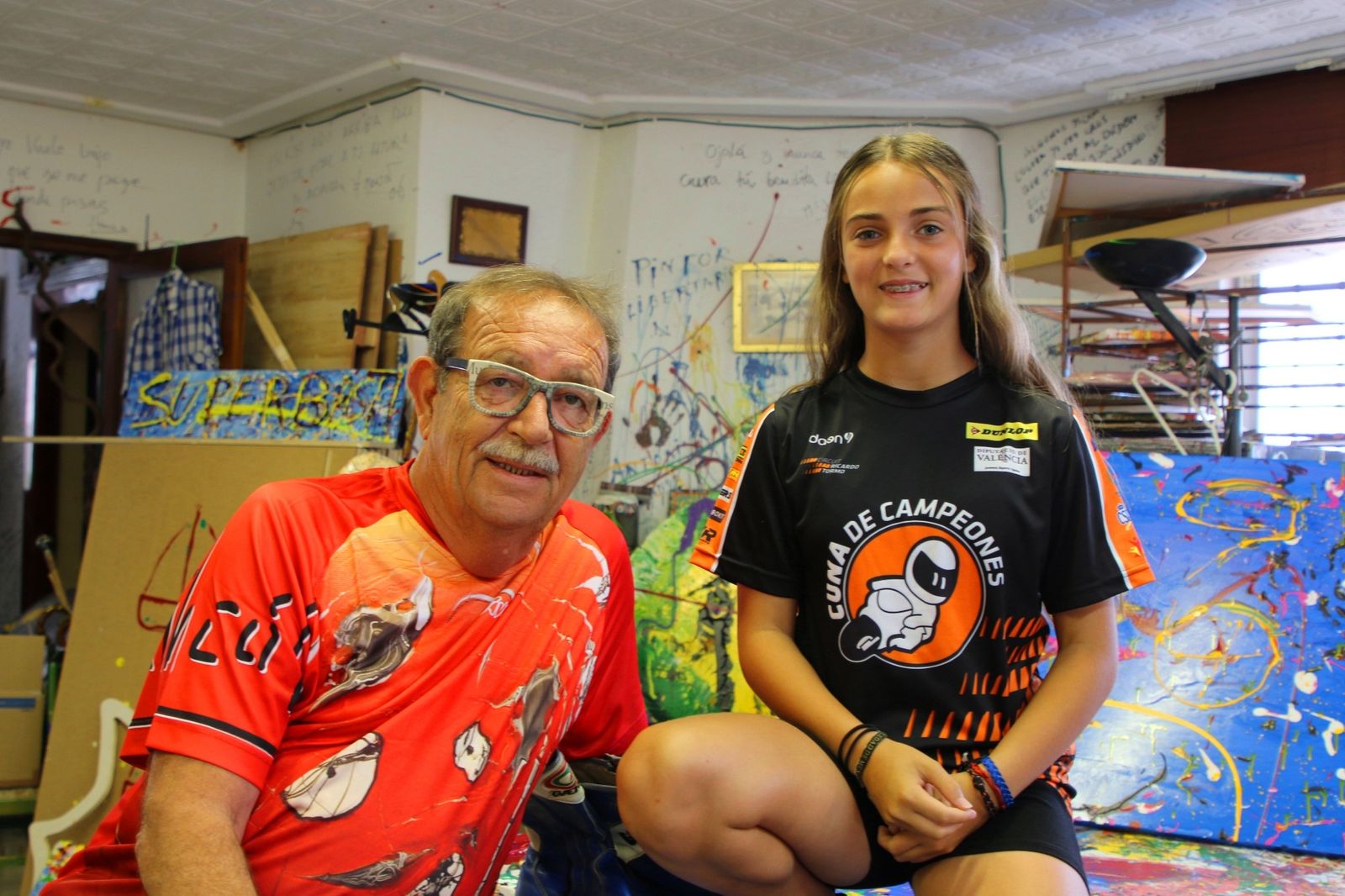 Manolo Rincón y Alejandra Fernández en el taller del empresario malagueño.