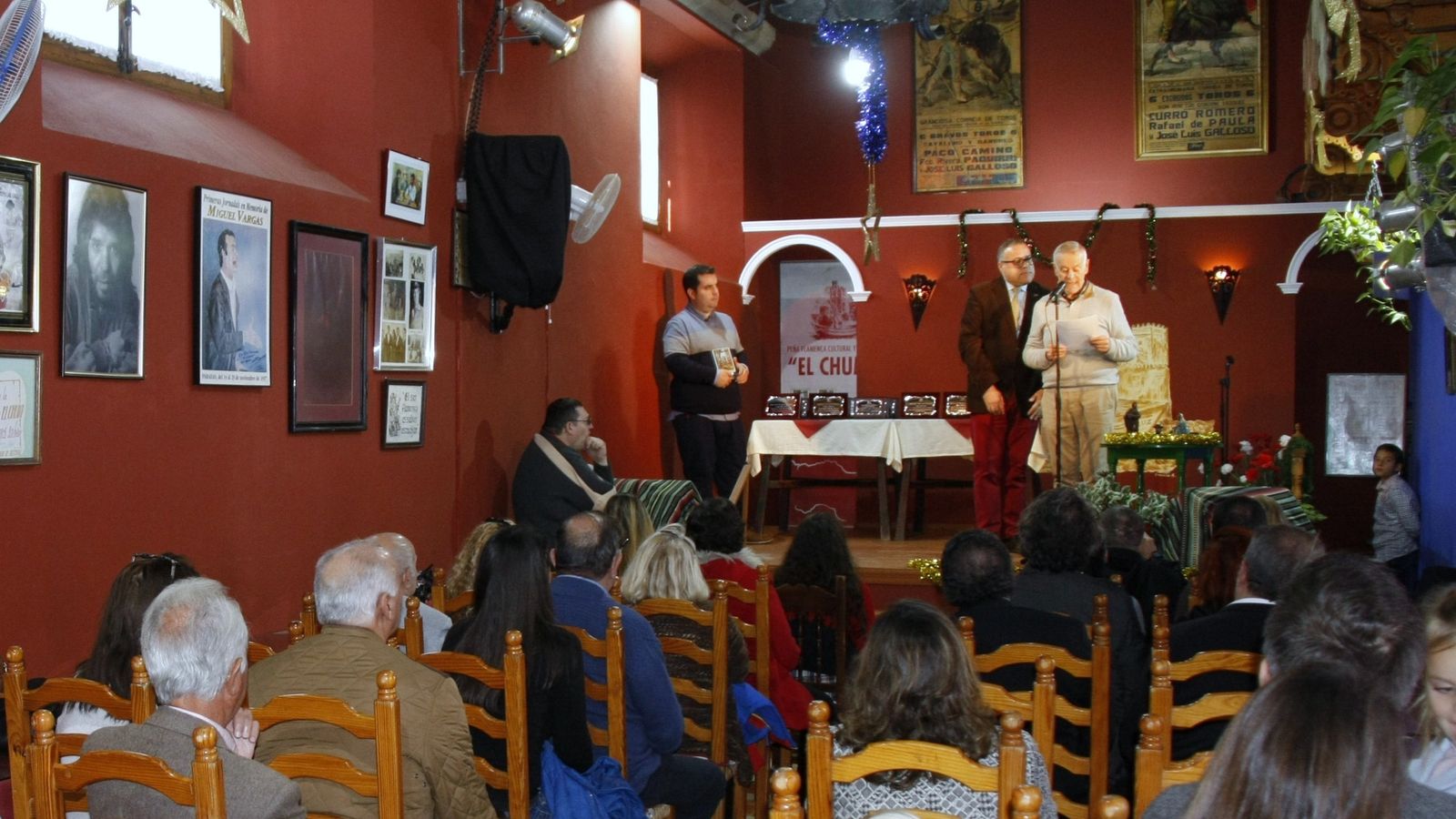 El acto, al que acudieron muchas personas, se desarrolló en un ambiente familiar.