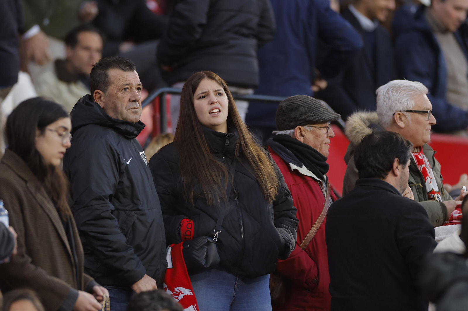 Búscate en las fotos del Sevilla-Elche