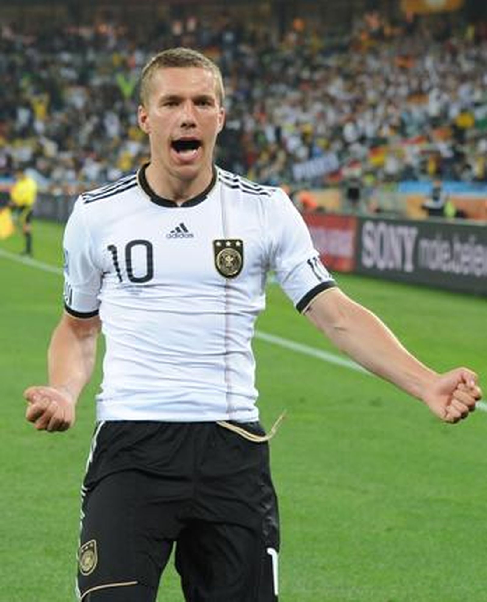 Alemania golea en su debut ante Australia en el Grupo D. / AFP