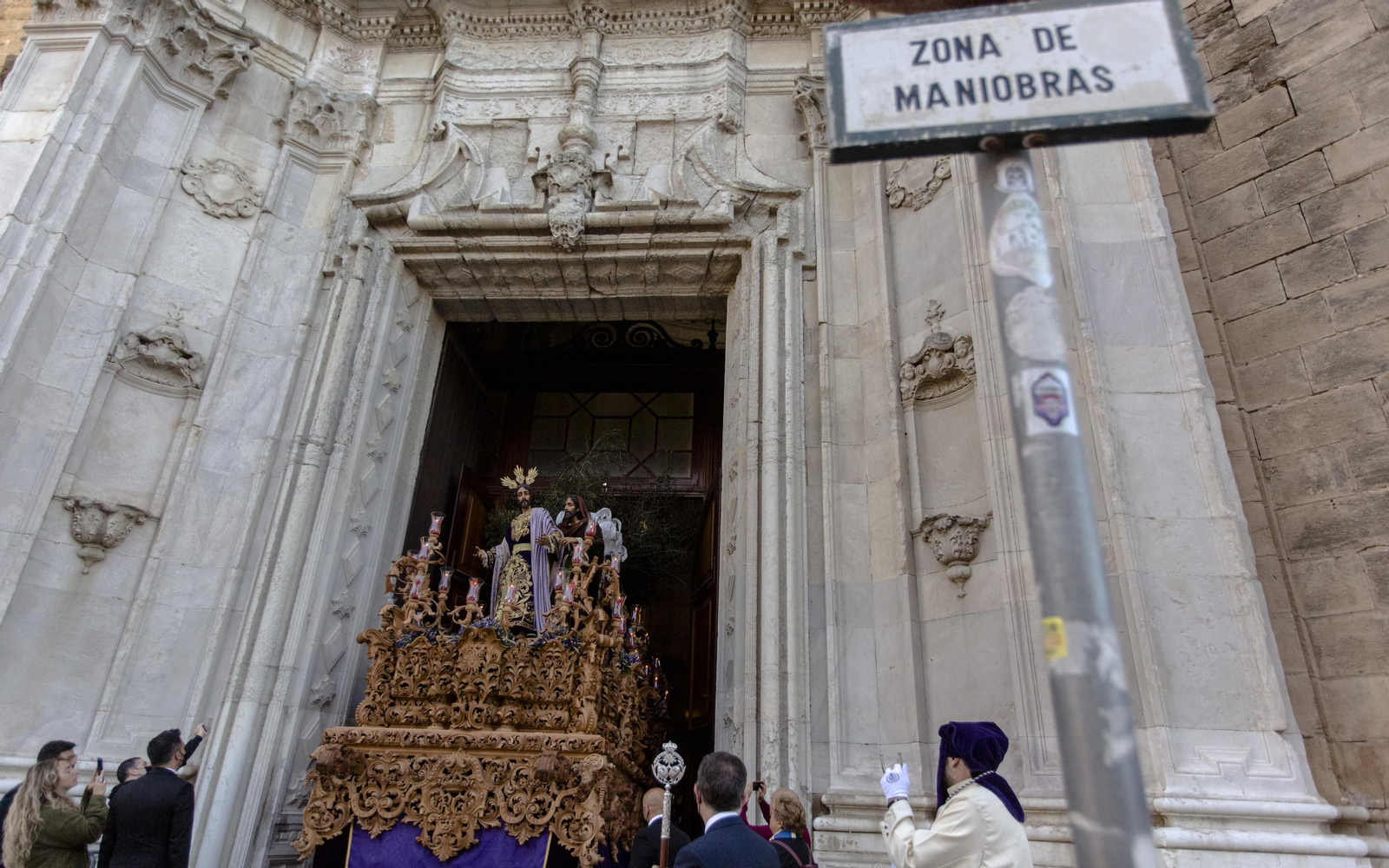 Imágenes del regreso del Prendimiento a su templo en la Semana Santa de Cádiz 2022