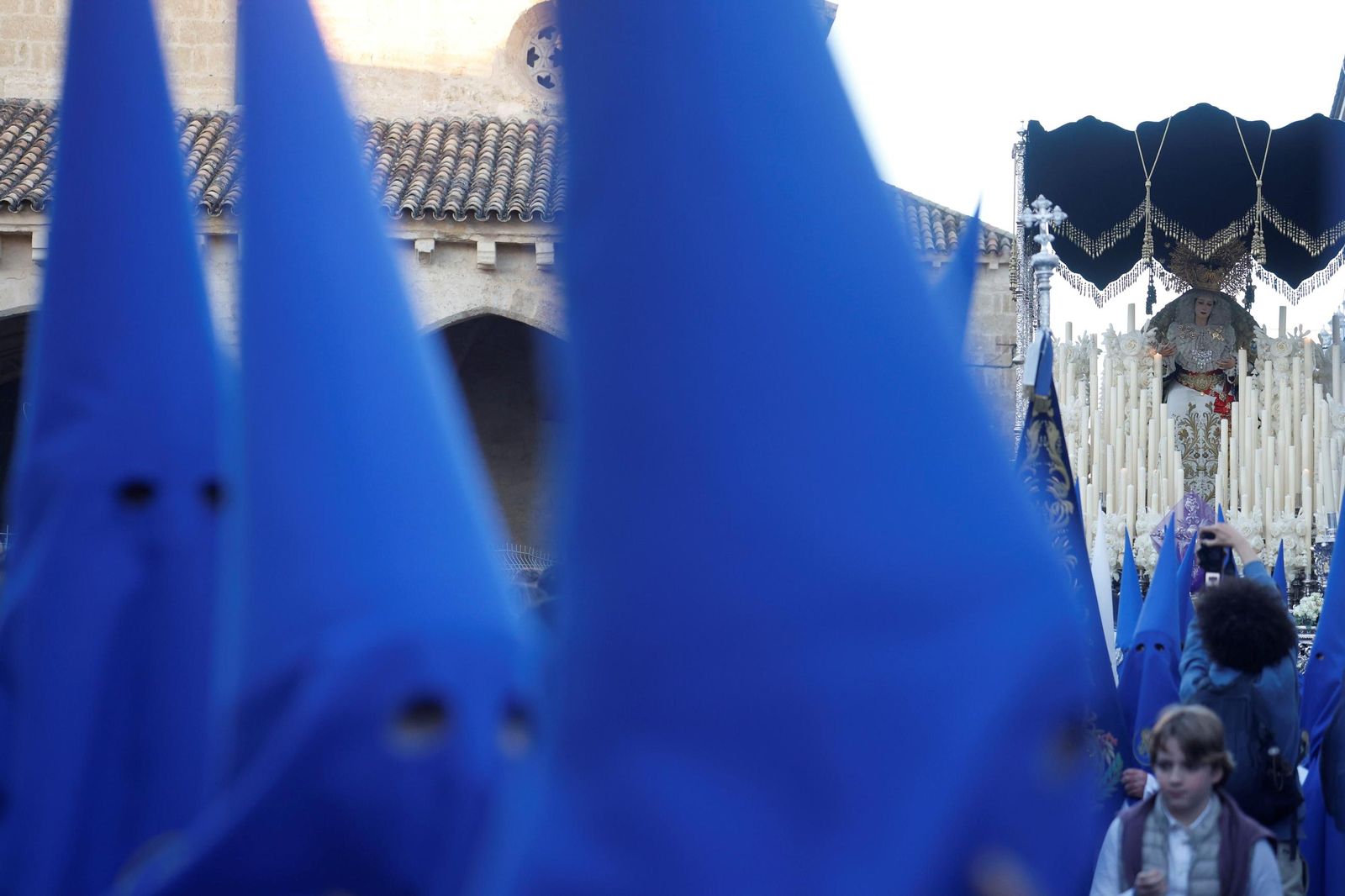 La procesión del Prendimiento en este Martes Santo de Córdoba, en imágenes