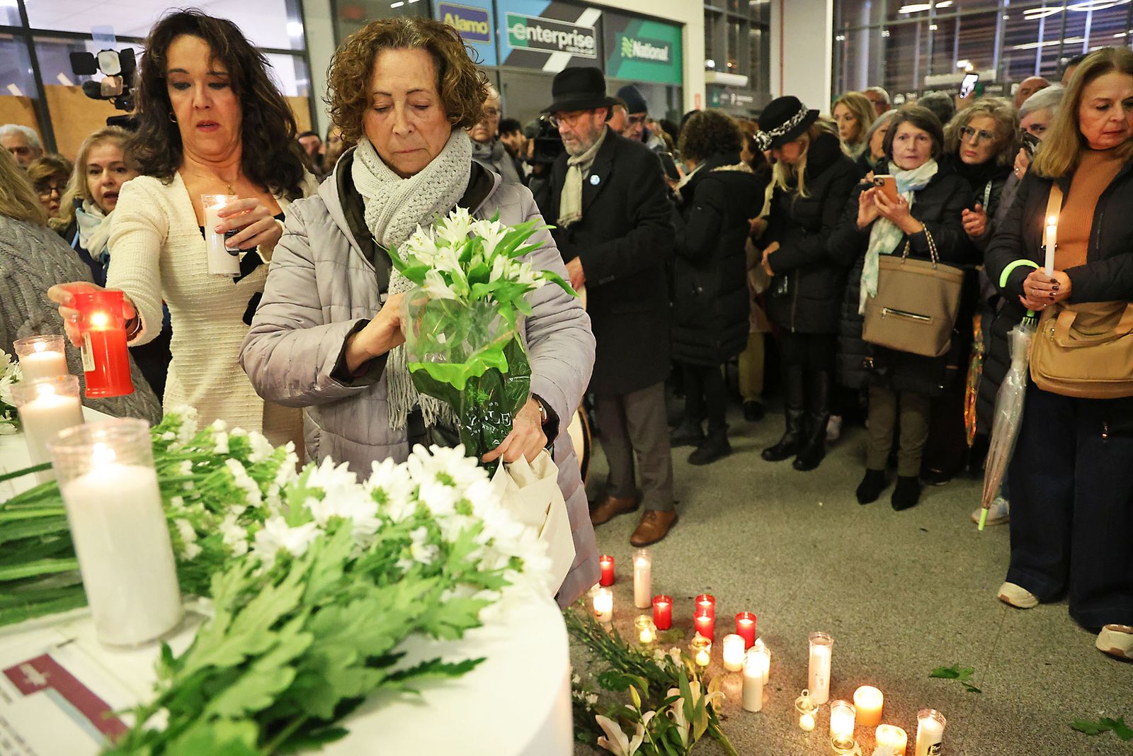 Las fotografías de la vigilia por los fallecidos en el accidente de tren  de Adamuz