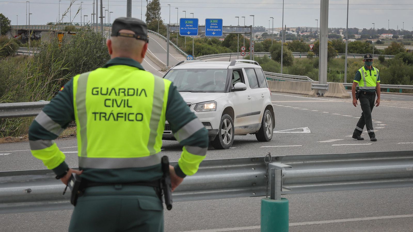 La Guardia Civil detiene al responsable de una empresa por manipular los tacógrafos de varios camiones