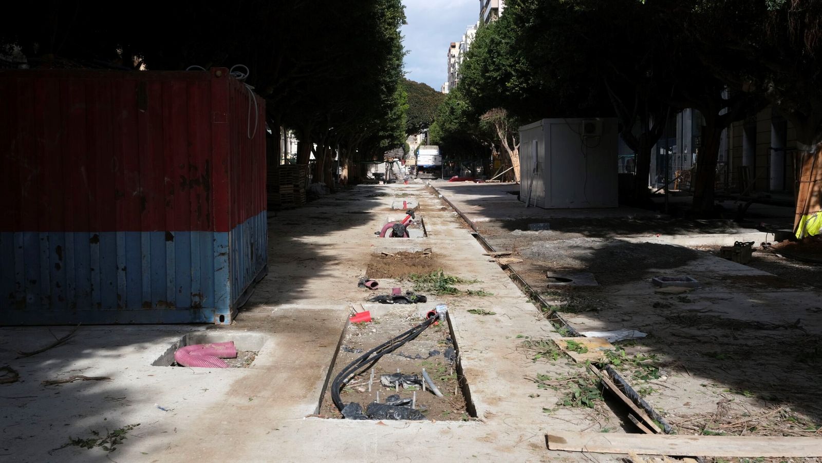 Imagen actual de las obras en el Paseo de Almería.