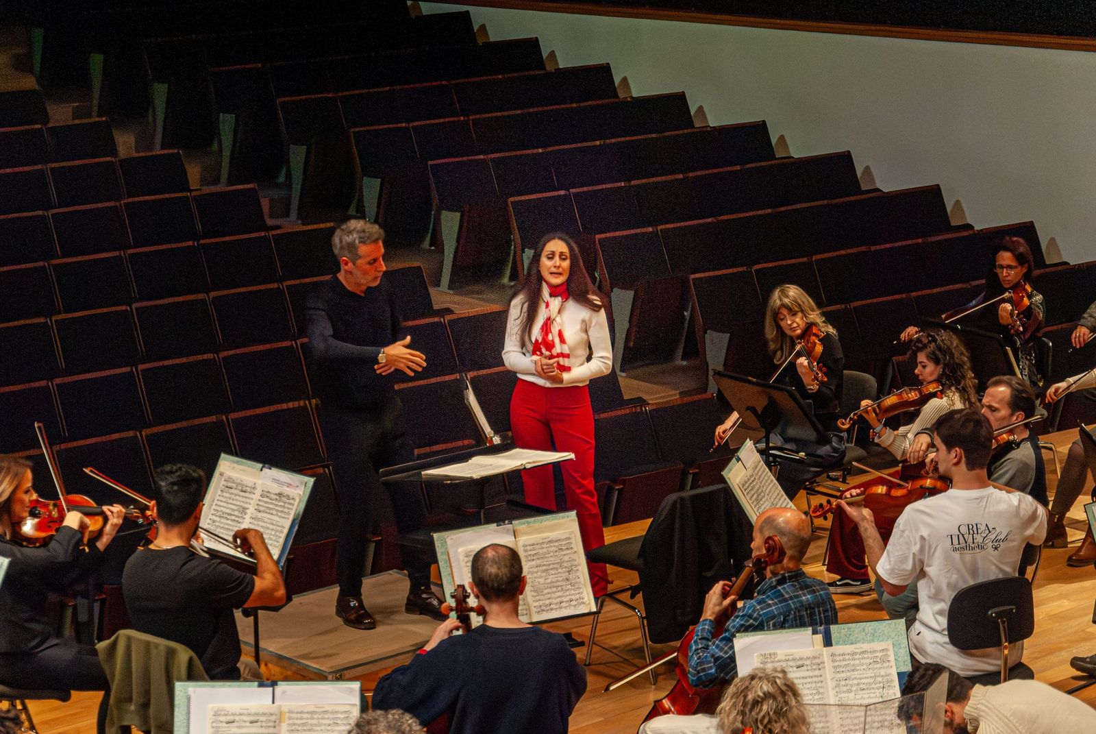La OCG ensaya en el Auditorio Manuel de Falla junto a Clara Montes.
