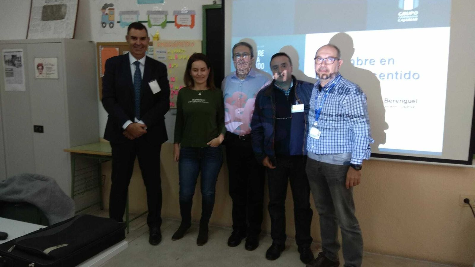 Emilio Jesús del Águila con parte del equipo del CEPer Retamar.