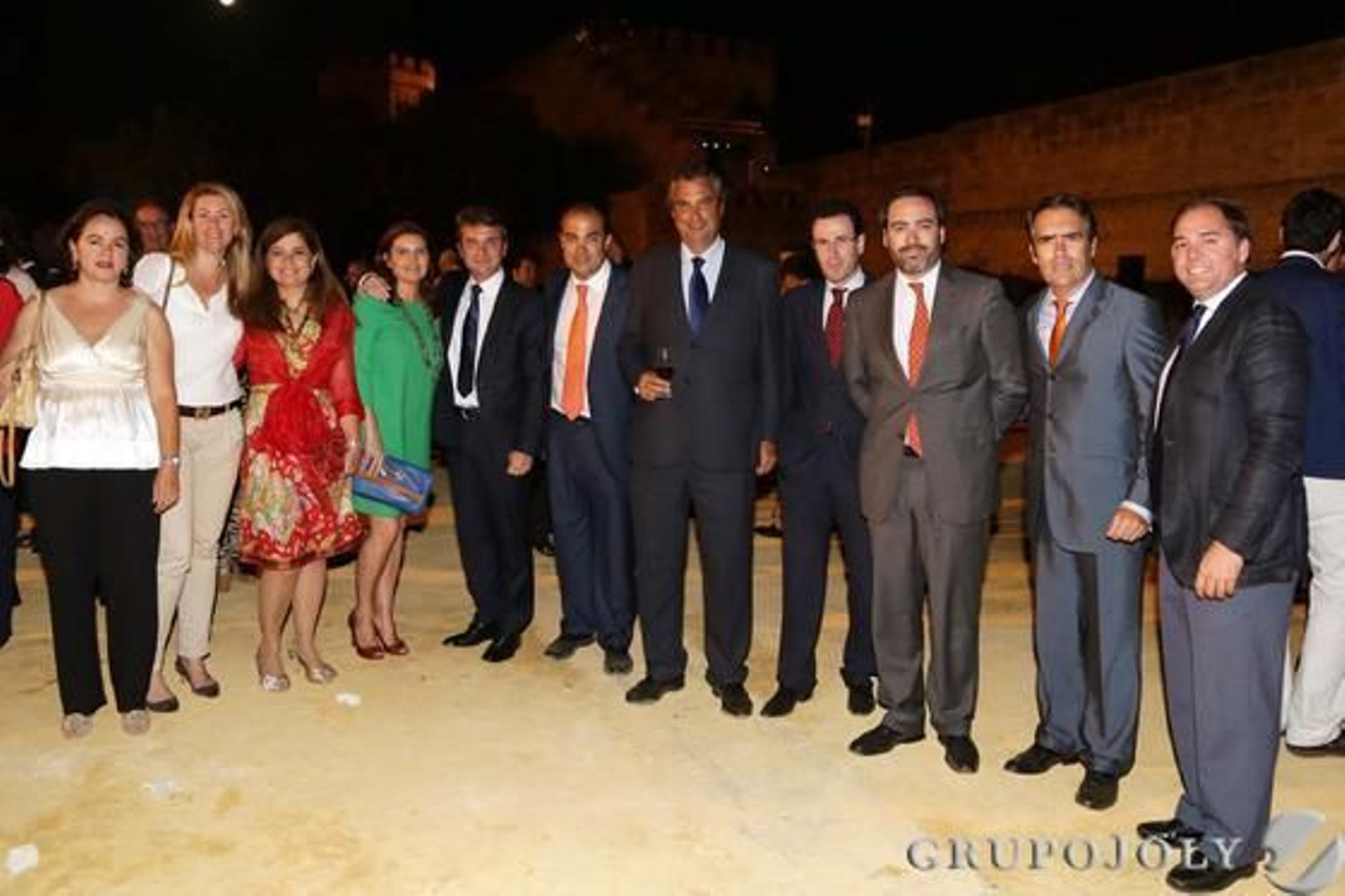 Teresa Almendros, Leocadia Benavente, Isabel Lora, María Ángeles Rodríguez, Eduardo González Mazo, David Fernández, Juan Fernández de Mesa, Francisco Perujo, Alberto Grimaldi, Rafael Navas y Raúl Capdevila.

Foto: Manuel Pascual · Miguel Angel Gonzalez · Manuel Aranda