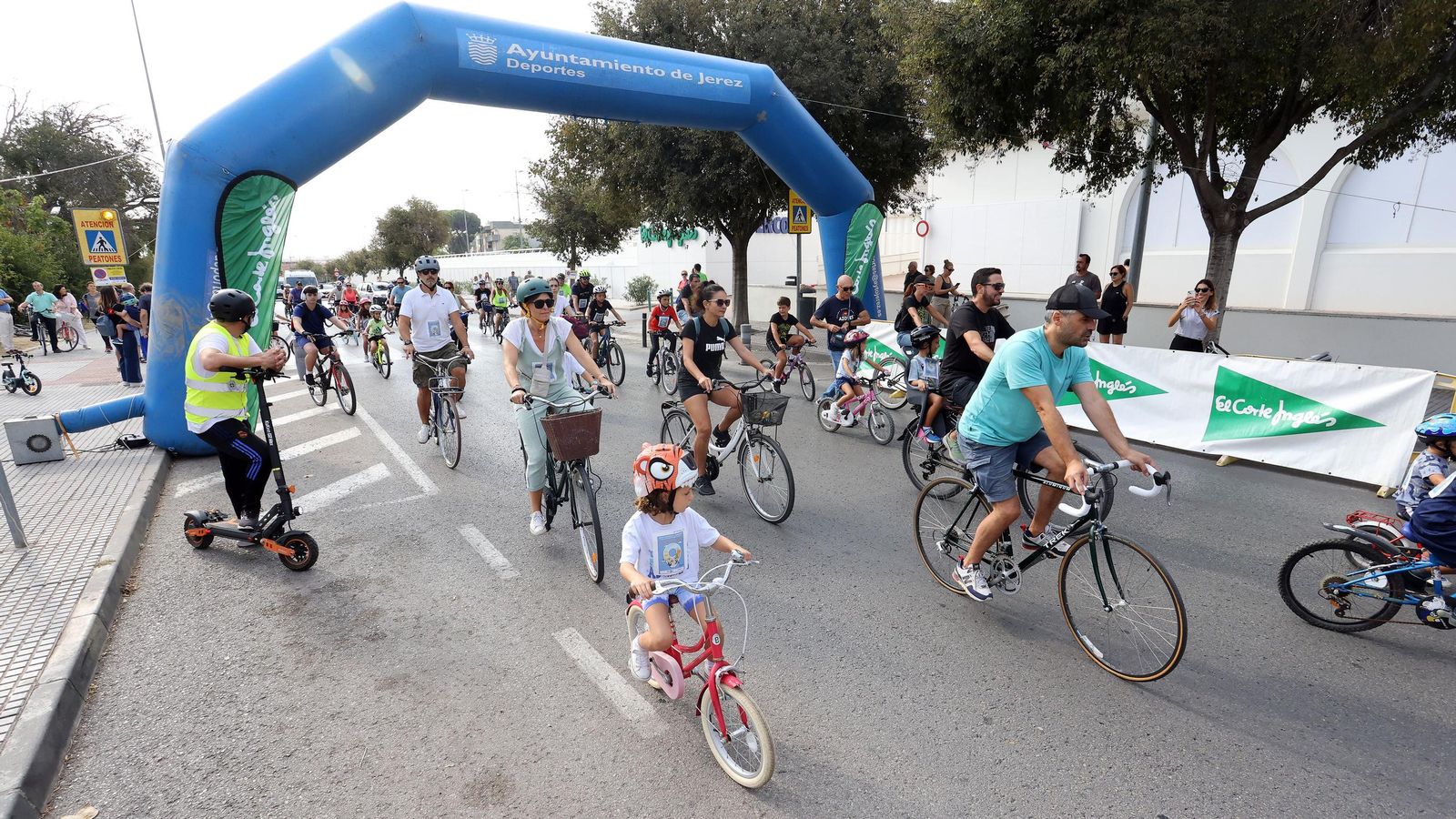 Búscate en el Día de la Bici Amistad por Jerez