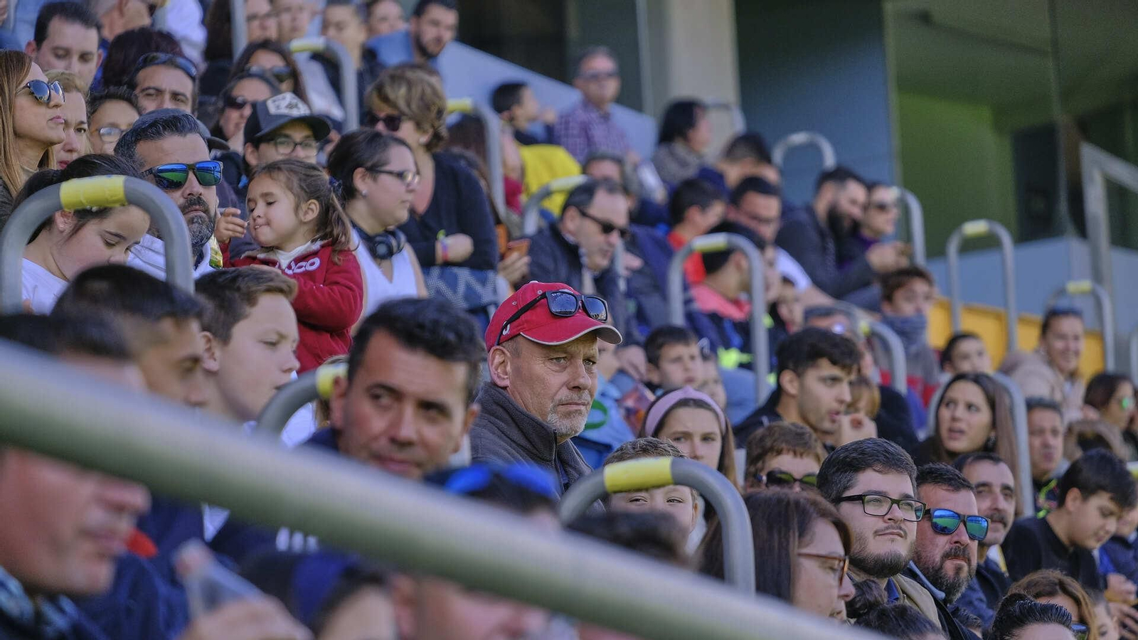 Partido de fútbol a beneficio de la Asociación de Reyes Magos en Carranza
