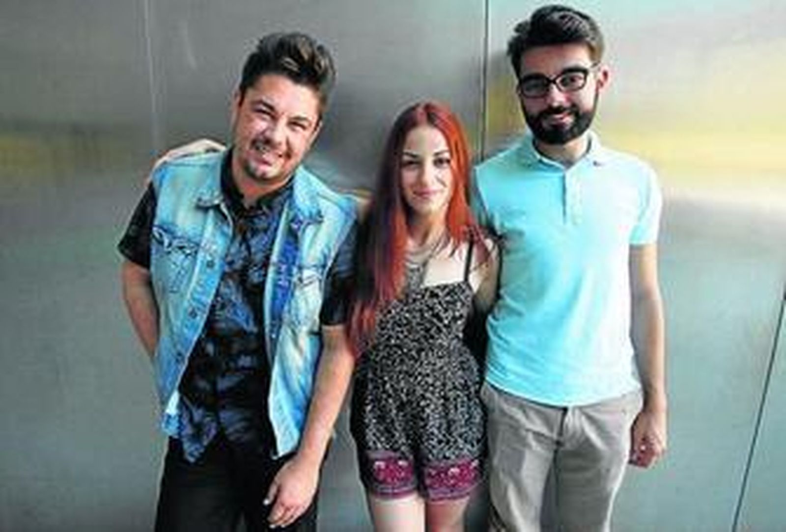 El director y coreógrafo Gsus Villaú, con la bailarina Vicky Gómez y el ayudante de dirección Avelino Piedad.