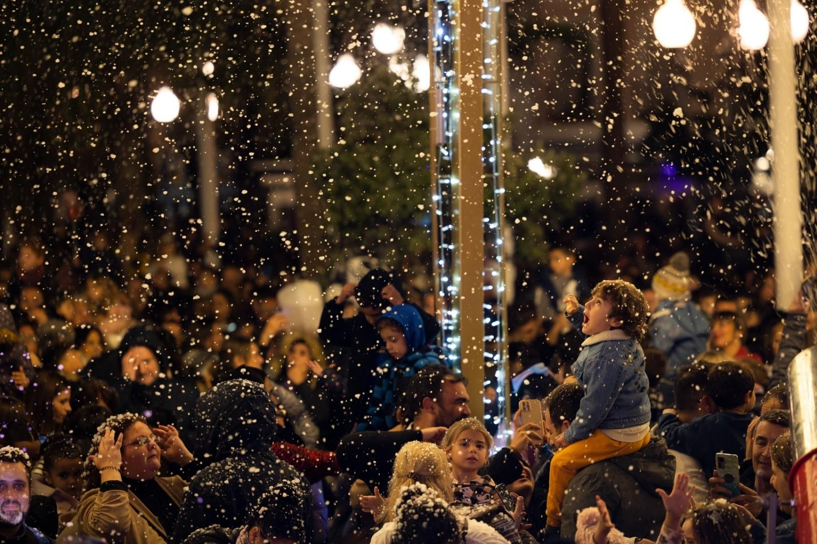 La gran nevada y el encendido del alumbrado extraordinario en Cádiz
