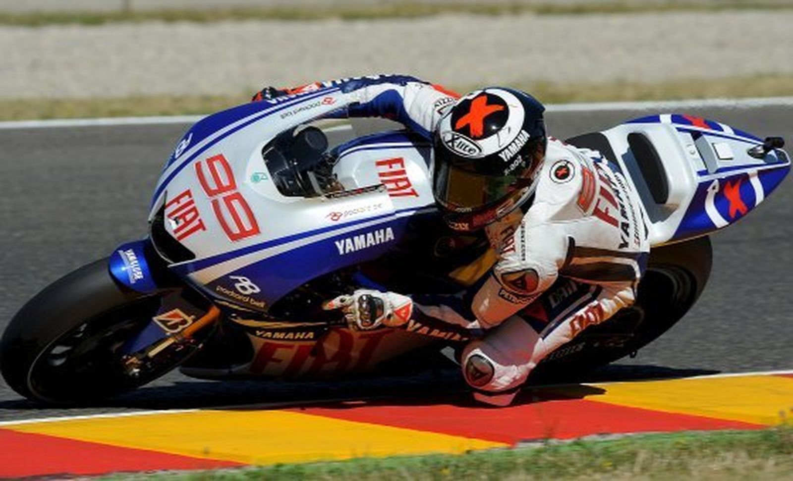 Lorenzo correrá un año más junto a Rossi