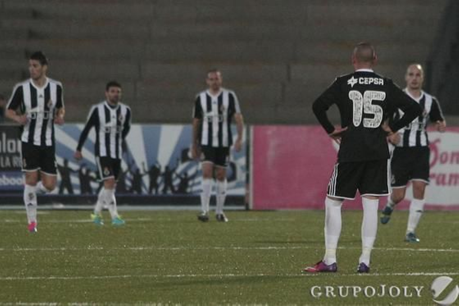 La Balona tropieza en el Municipal (1-2) y deja pasar una oportunidad de cazar al cuarto

Foto: Paco Guerrero