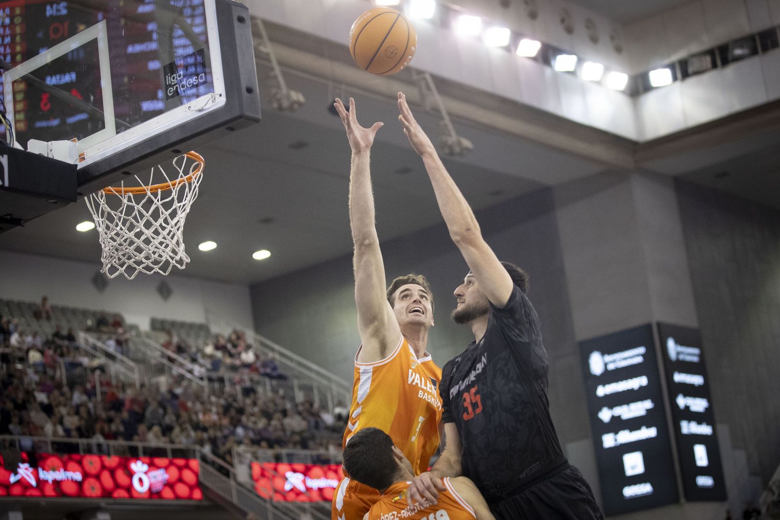 Acción ofensiva del Covirán Granada en un partido anterior