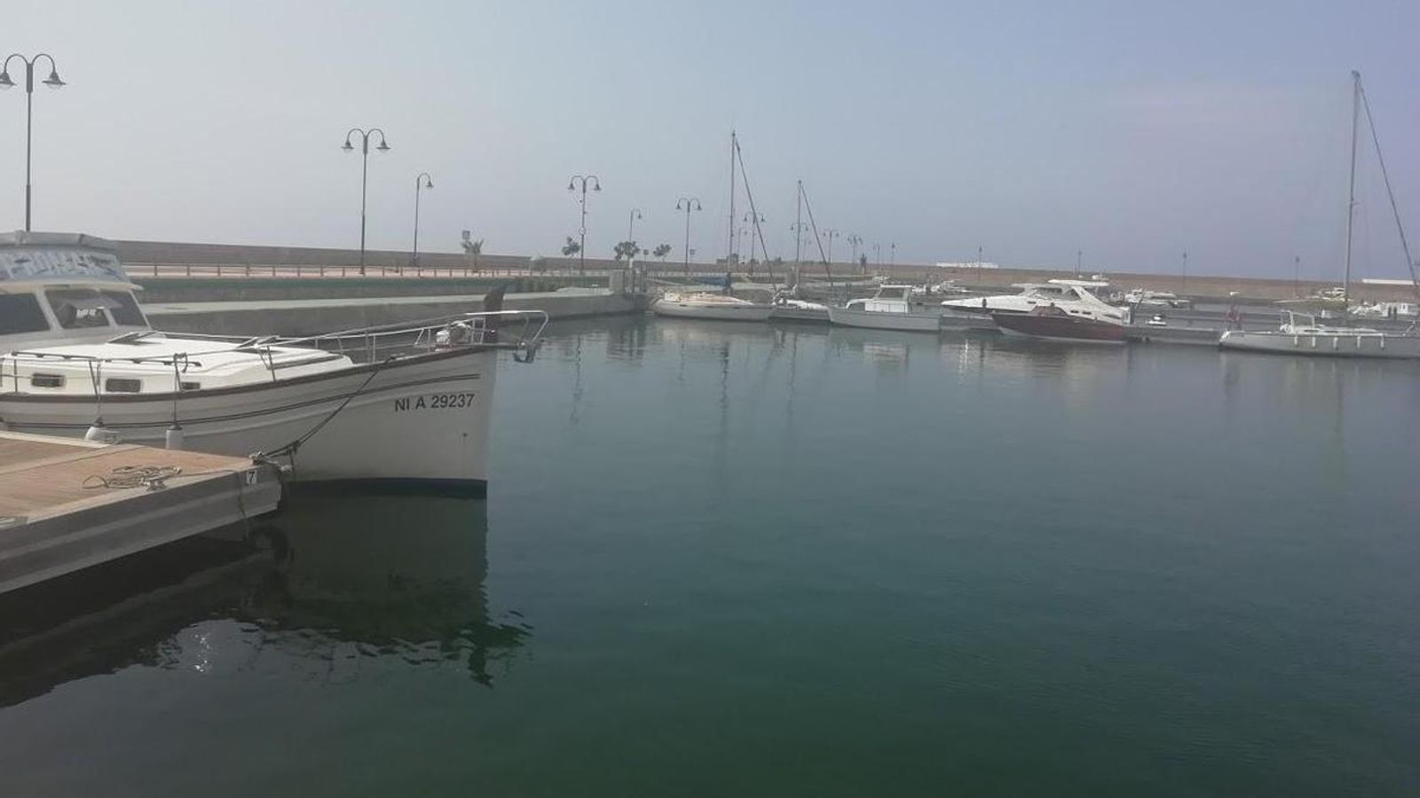 El dique de poniente del puerto de Adra será reparado.