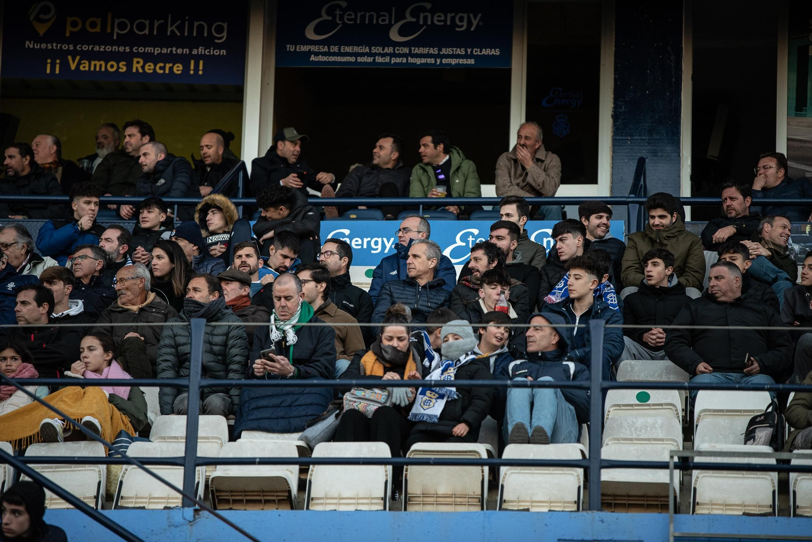 Imágenes de la afición en el Recreativo - San Roque