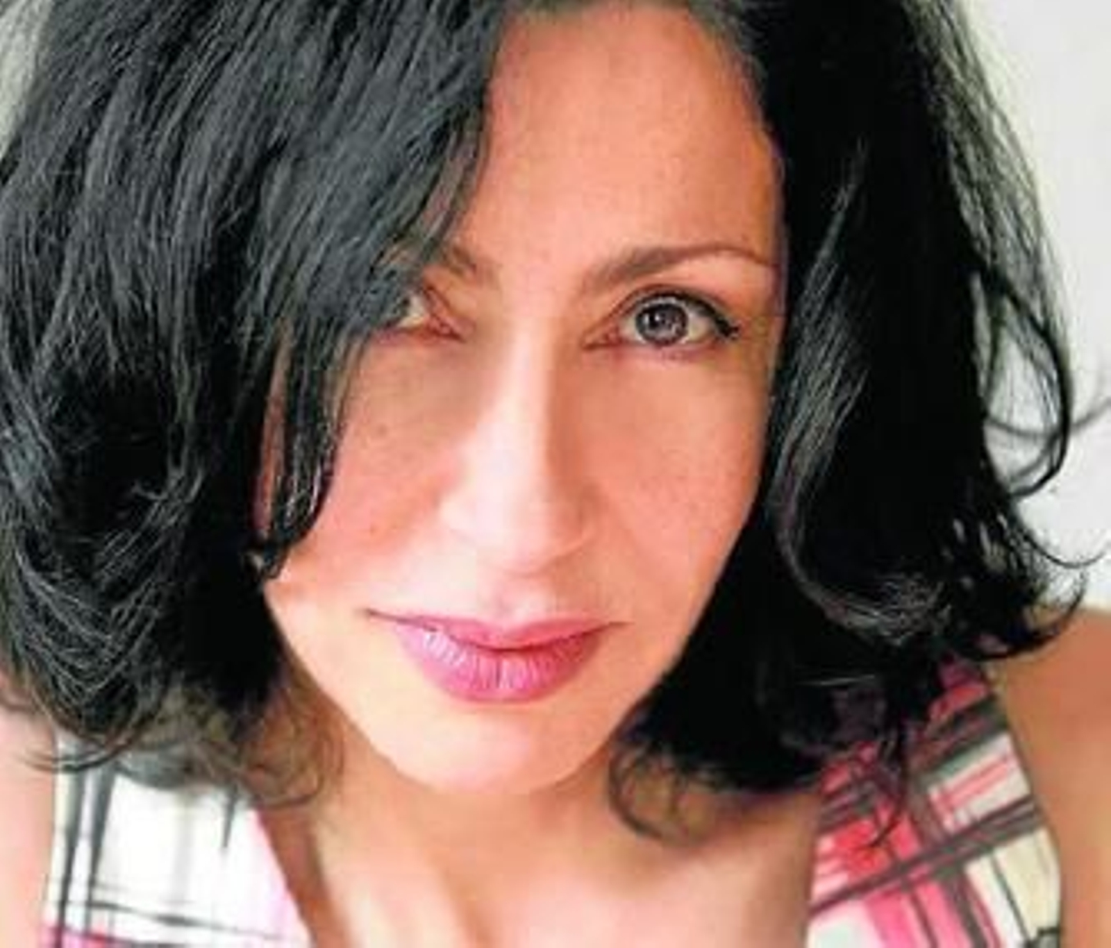 La novelista, dramaturga y actriz francesa Yasmina Reza (París, 1 de mayo de 1959).