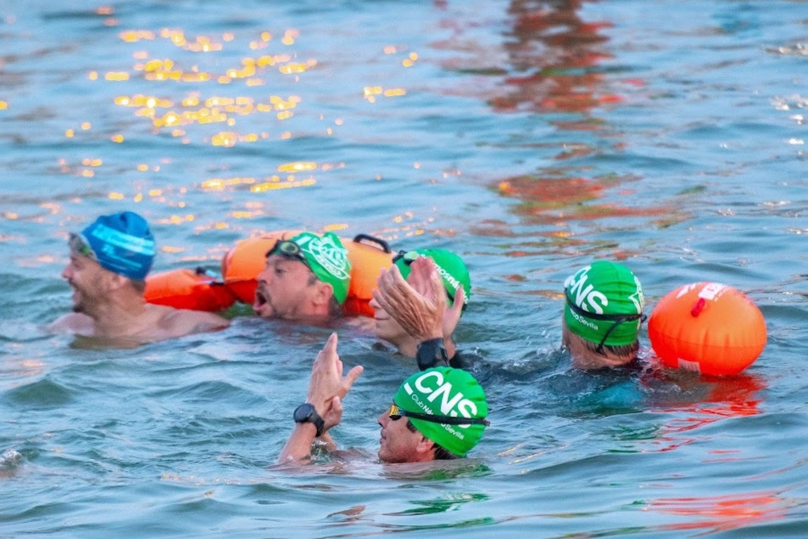 Triatlón a lo largo del Guadalquivir a beneficio de la Fundación Vicente Ferrer
