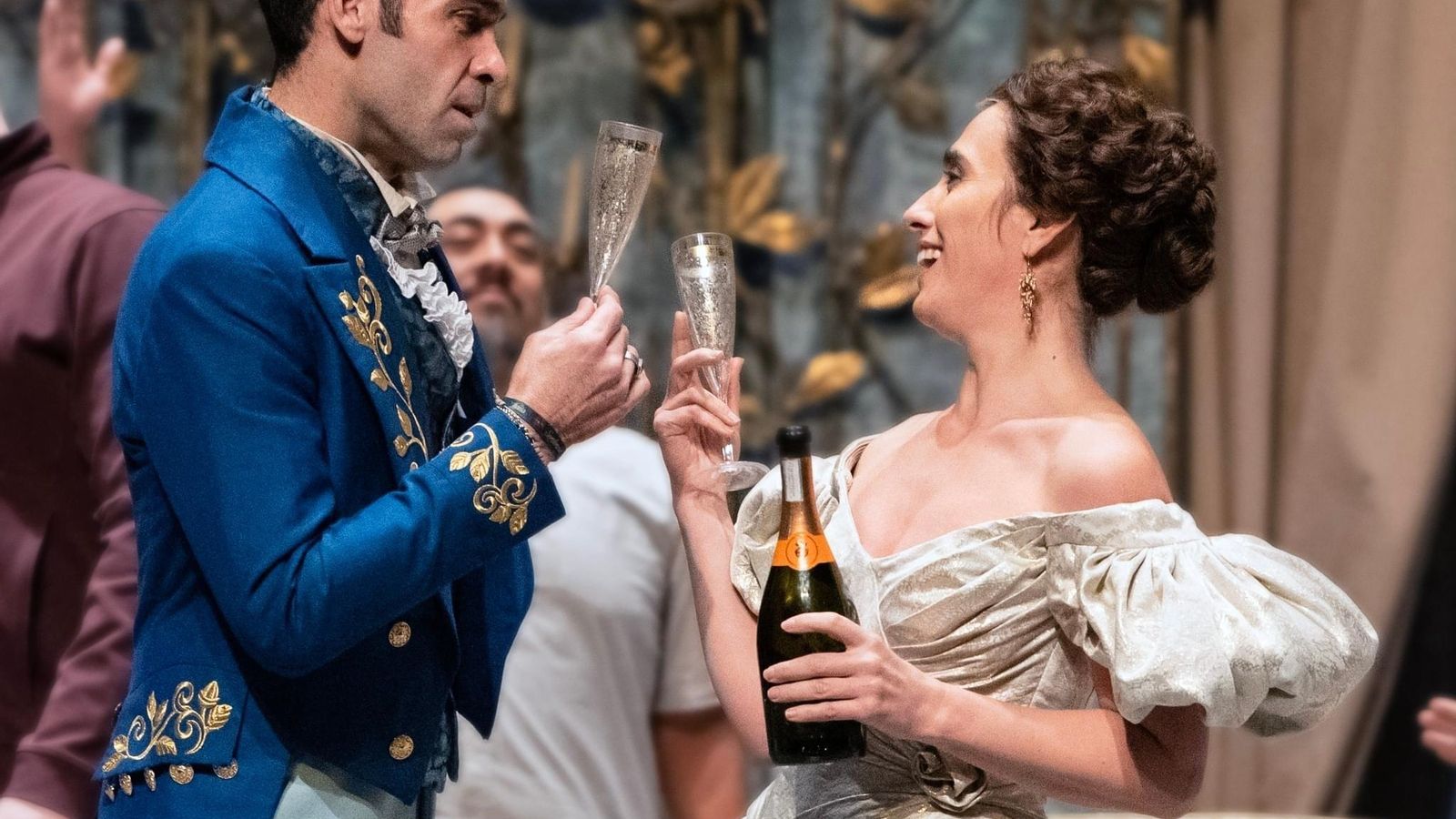 Ismael Jordi, durante su debut, junto a Ermonela Jaho, en el Metropolitan de Nueva York, en enero de 2023.