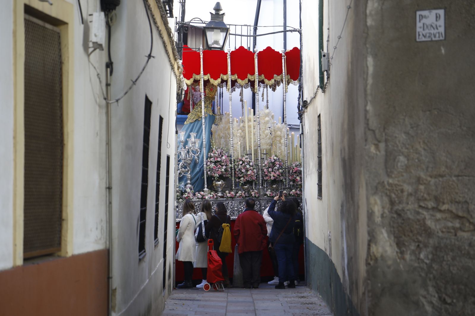 La procesión extraordinaria de la Virgen de la Salud de Córdoba, en imágenes