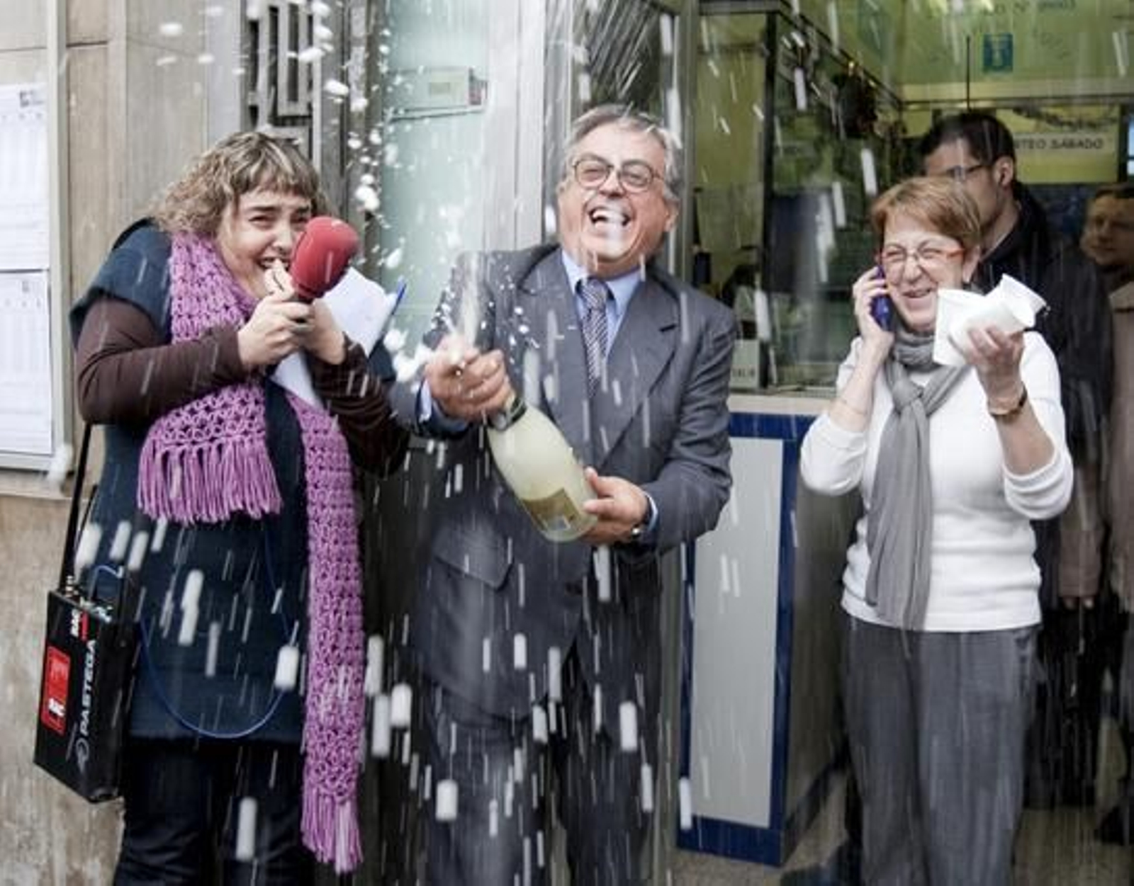 Los ganadores del sorteo.

Foto: EFE