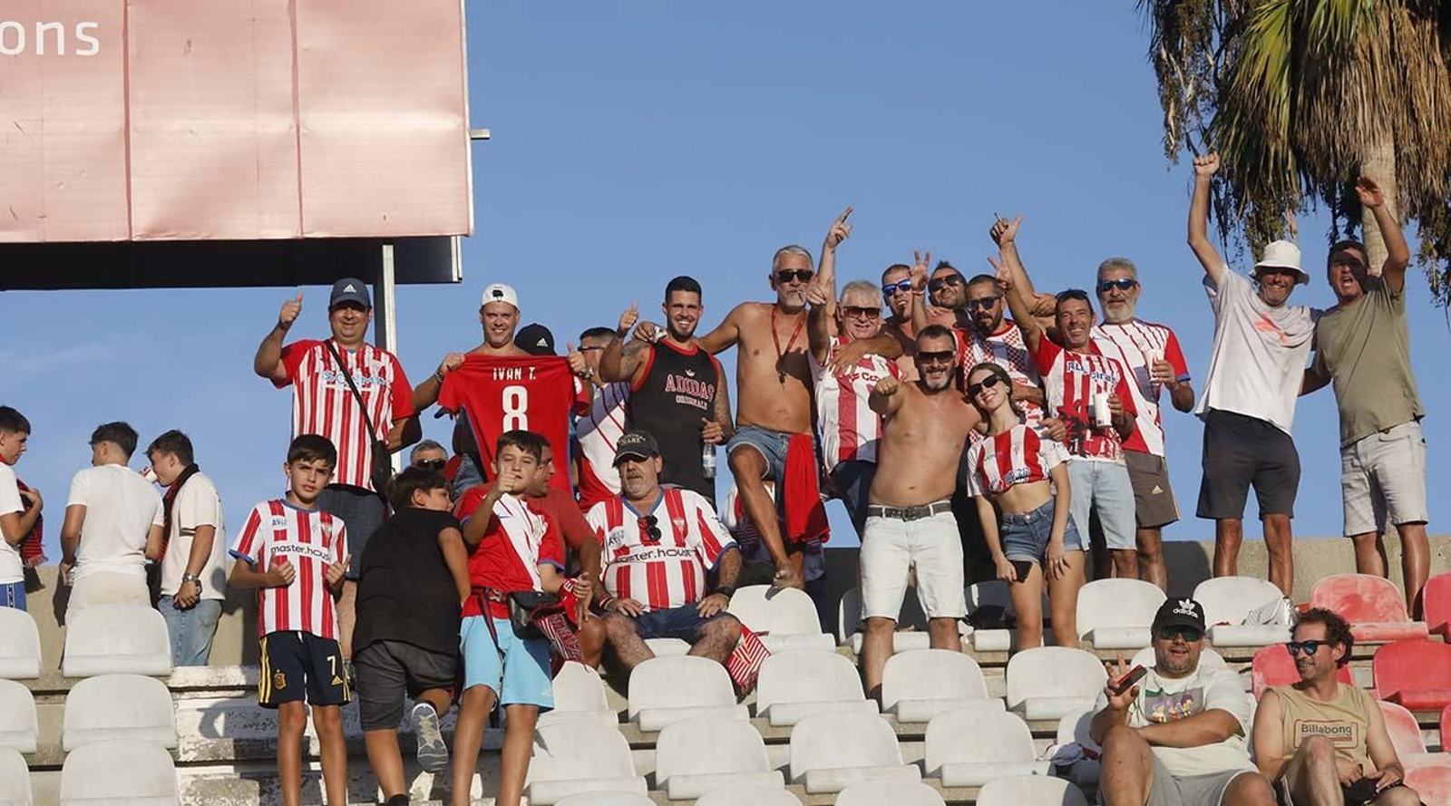 Búscate entre los aficionados del Algeciras CF - Sevilla Atlético en el Nuevo Mirador