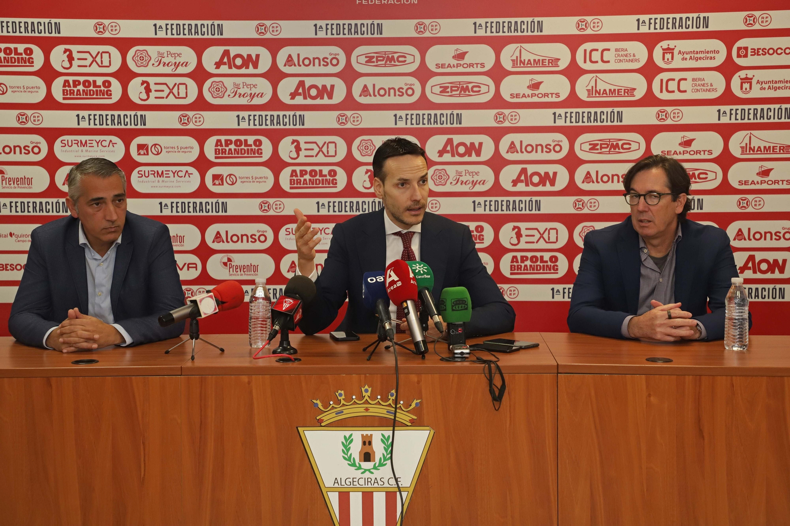 Ramón Robert, Félix Sancho y Mac Lackey (de izquierda a derecha).