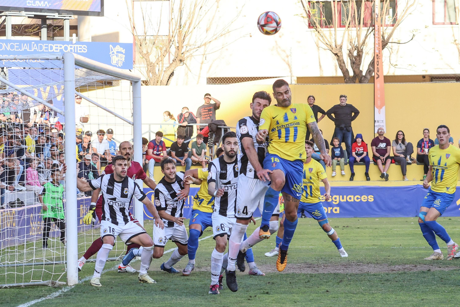 Las fotos del Orihuela-Balona de Segunda Federación (1-2)