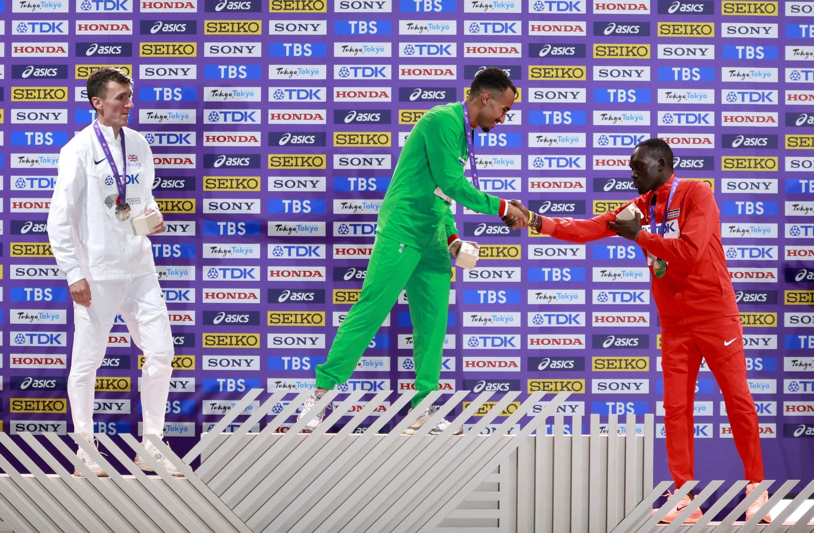 Las fotos del prometedor triunfo de Attaoui y del resto de la jornada del Mundial de Atletismo