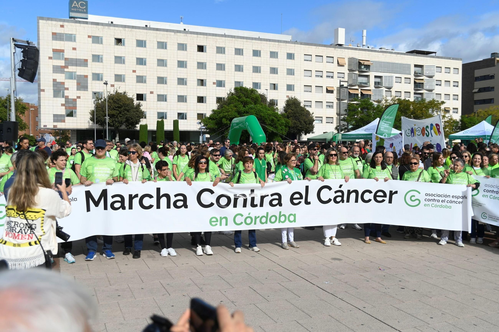 La XVIII Carrera contra el Cáncer en Córdoba, en imágenes
