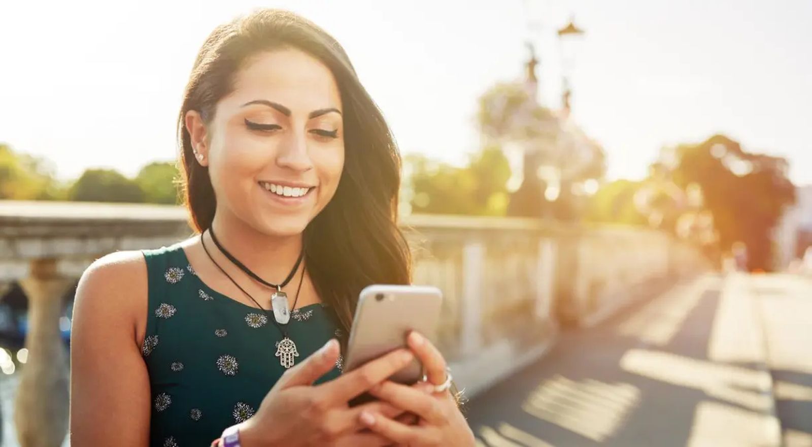 El acuerdo ofrece ChatGPT Plus a los clientes Movistar de forma gratuita durante seis meses.