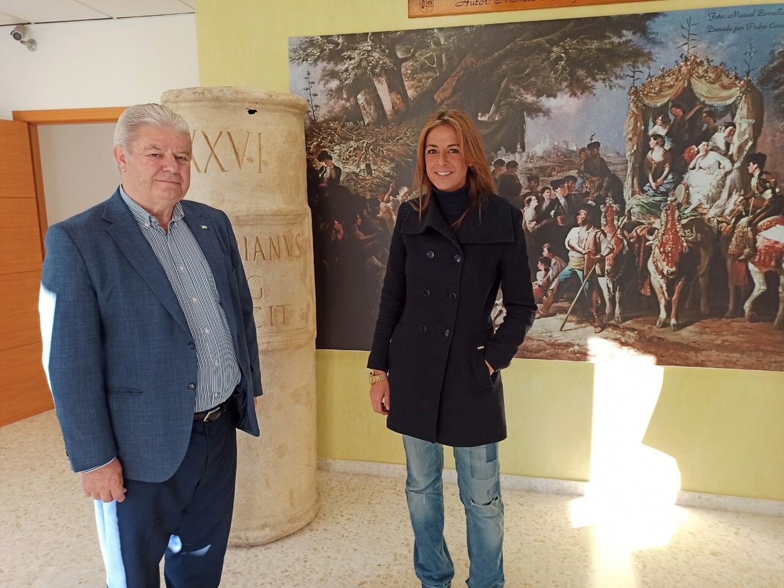 La delegada de Turismo de la Junta, Rosa Hernández, junto al alcalde de Santiponce, Justo Delgado.