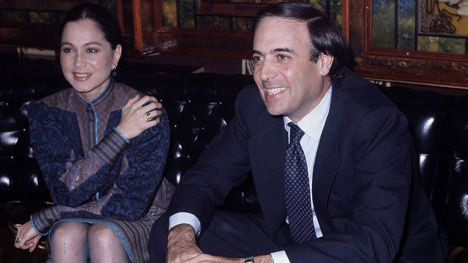 Isabel Presyler, su segunda esposa, y el marqués en los 80.