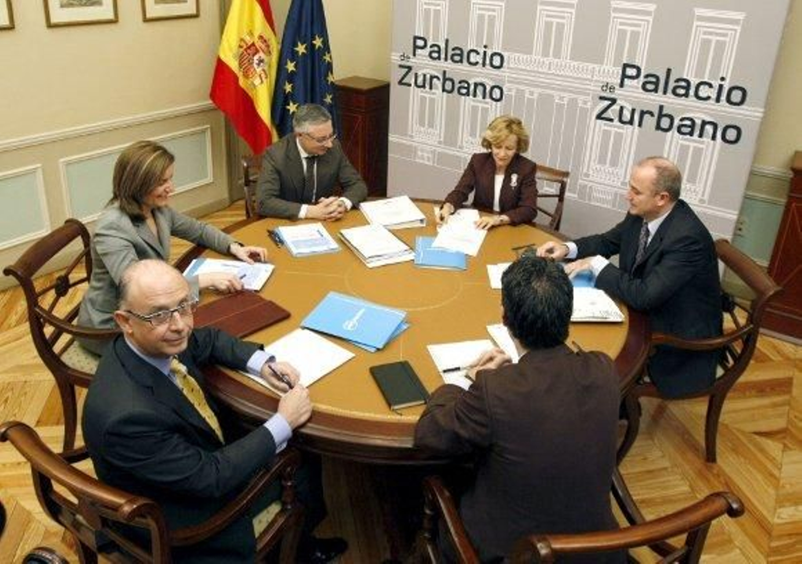El Gobierno ve "espacios de acuerdo" con el PP, salvo en la subida de impuestos