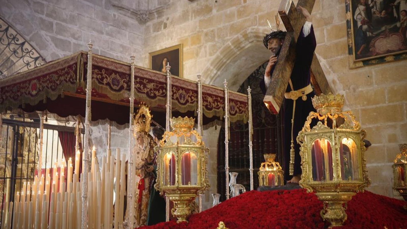 Los titulares del Nazareno,, poco antes de su salida procesional.