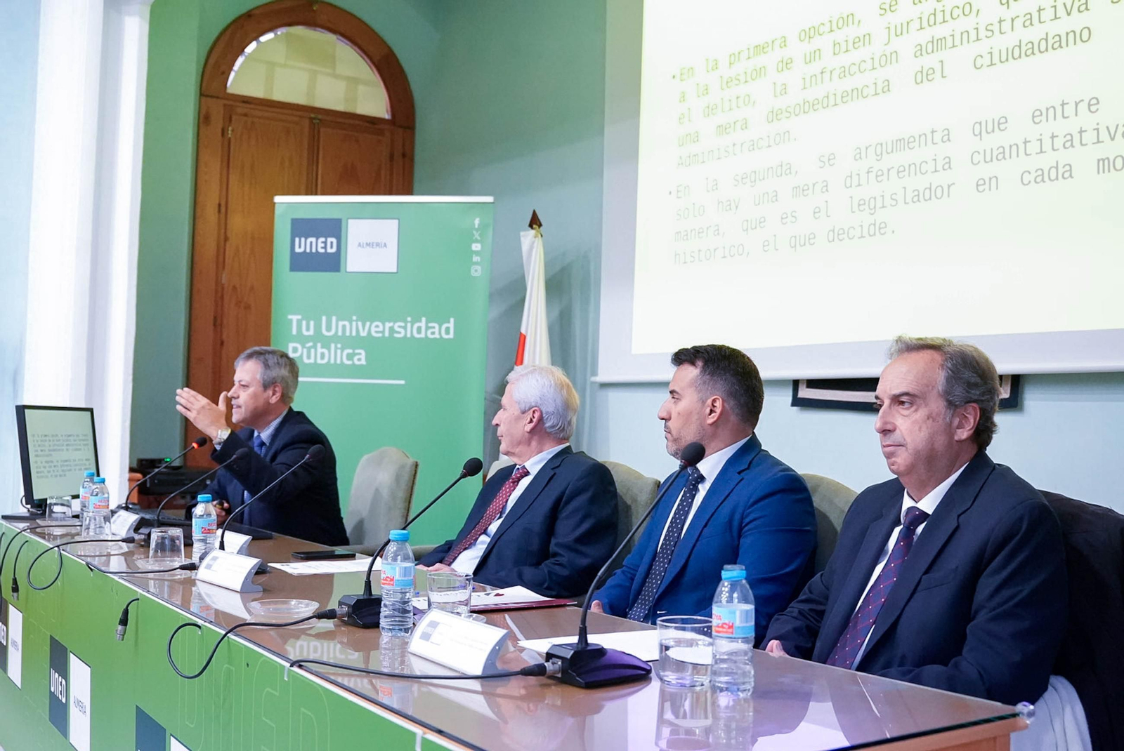 Las imágenes de la III Jornada de Tráfico, Seguridad Vial y Medicina Legal de la UNED de Almería