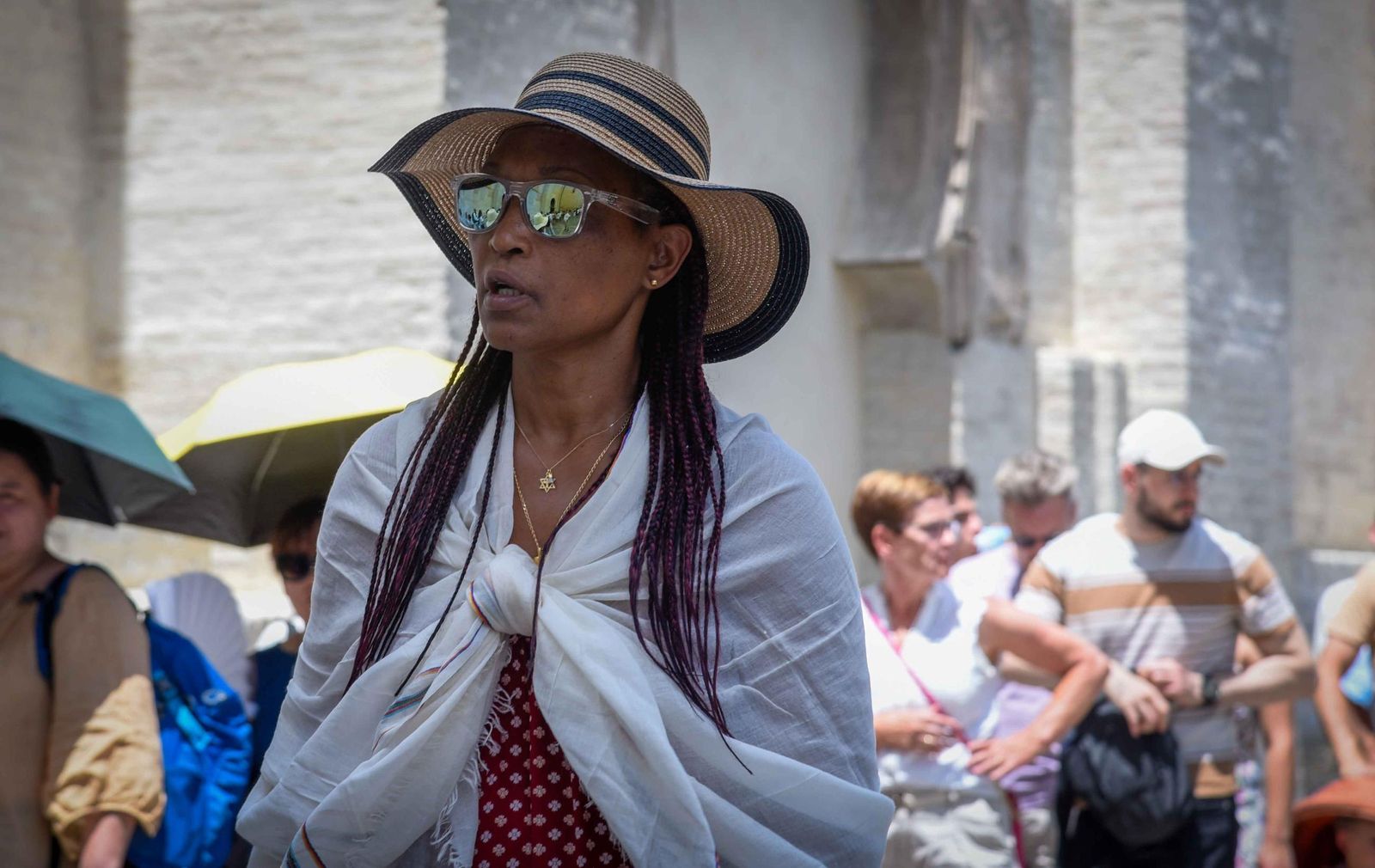 La moda de los sombreros ha regresado a Sevilla