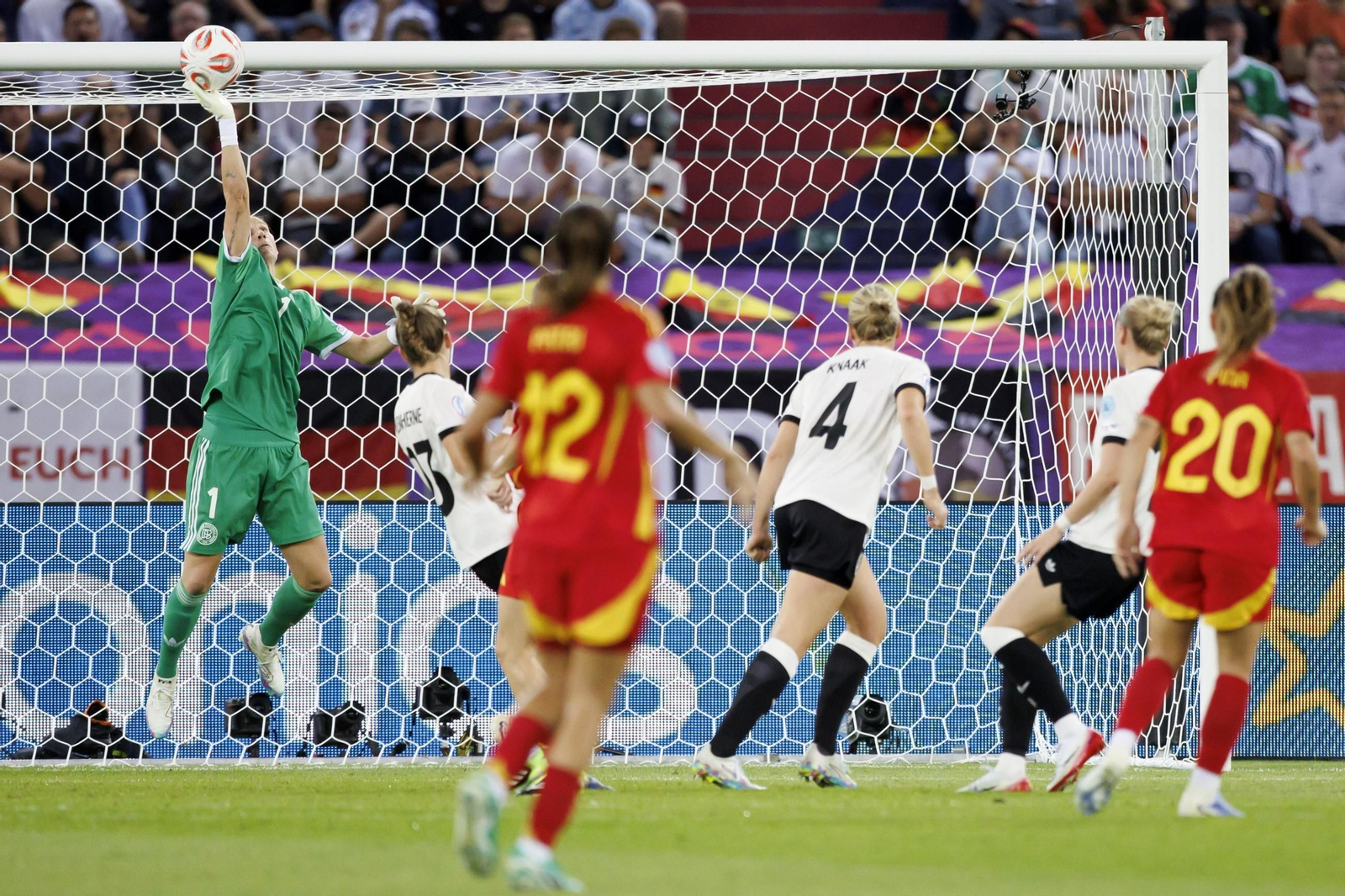 Las mejores imágenes de la semifinal Alemania - España de la Eurocopa femenina
