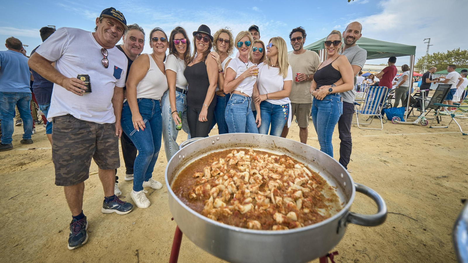 Concurso de paellas en Las Canteras.