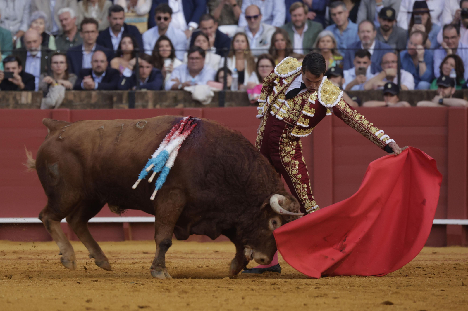 Las imágenes de la quinta corrida de abono en la Maestranza de Sevilla